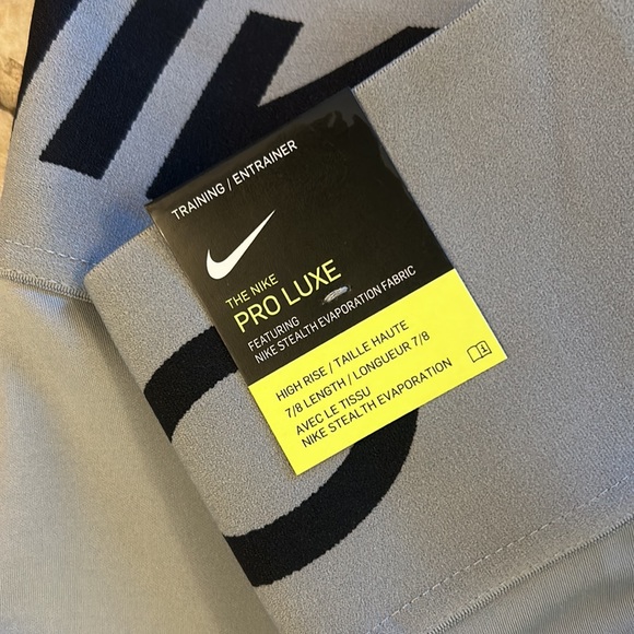 Nike Pro Leggings - Picture 4 of 5